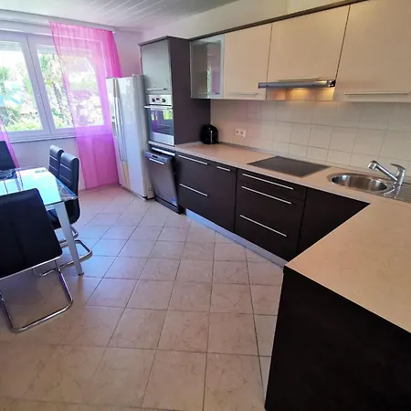 70m Vom Entfernt- Mit Ac Und Wifi By Interhome Dramalj