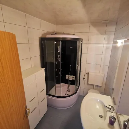 70m Vom Entfernt- Mit Ac Und Wifi By Interhome