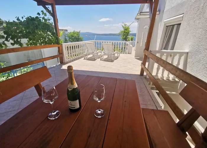 Apartment 70m Vom Entfernt- Mit Ac Und Wifi By Interhome *