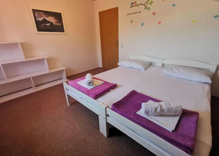 Apartment 70m Vom Entfernt- Mit Ac Und Wifi By Interhome